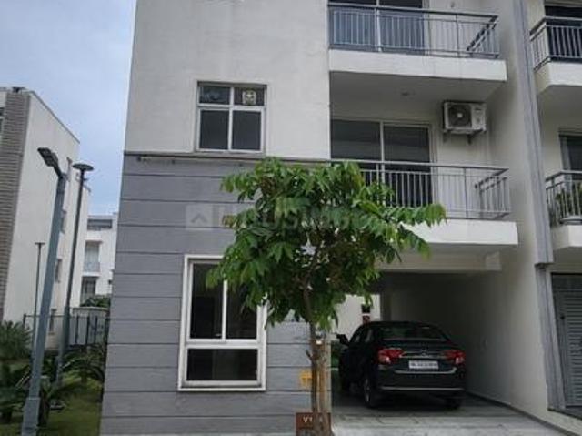 Villa for rent in Godrej Golflinks, Greater Noida