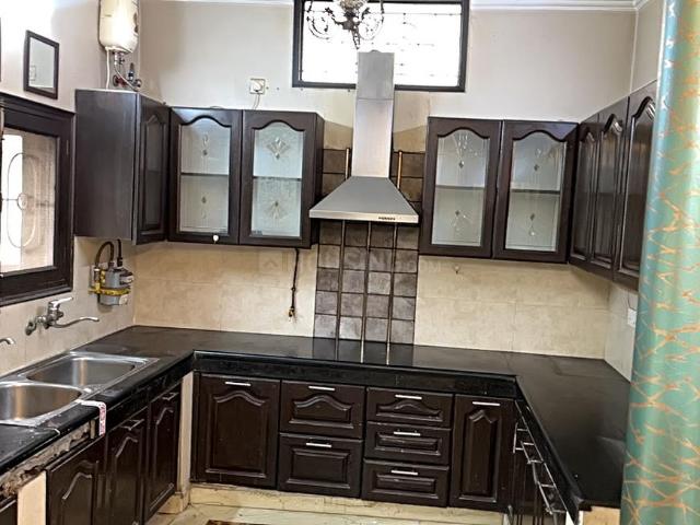 Villa for sale in South Delhi, Deri