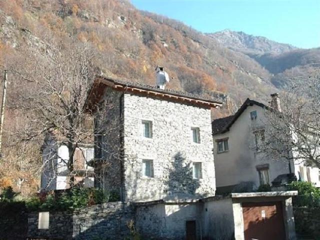 Einfamilienhaus kaufen in Maggia, Tessin