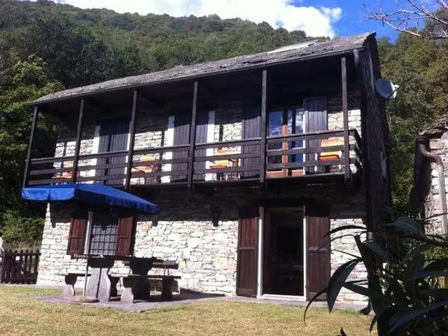 Zweifamilienhaus kaufen in Cugnasco-Gerra, Tessin