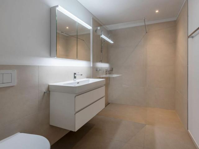 Apartment mieten in Einigen, Zürich