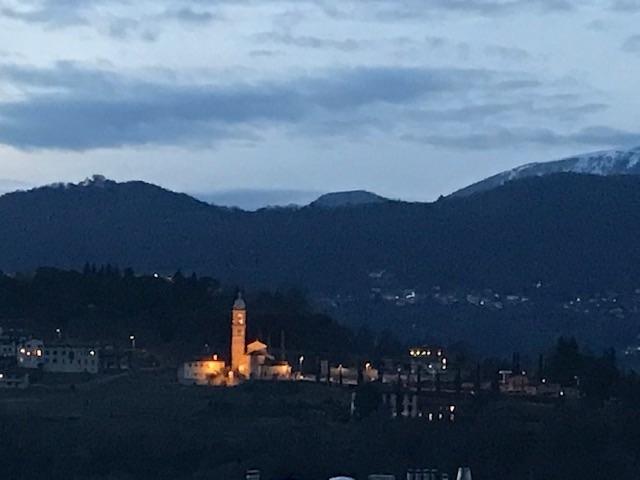 Wohnung kaufen in Collina d'Oro, Tessin