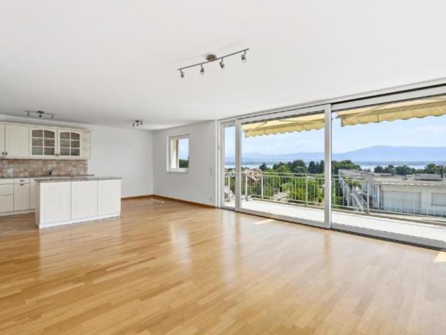 Wohnung kaufen in Coppet, Waadt