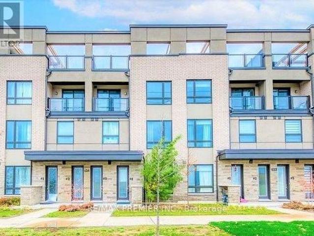 Townhouse for sale in Woburn, Ontario
