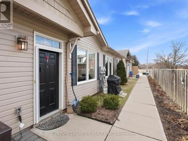 Townhouse for sale in Cobourg, Ontario