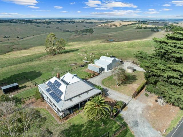 House for sale in Ryanston, Victoria