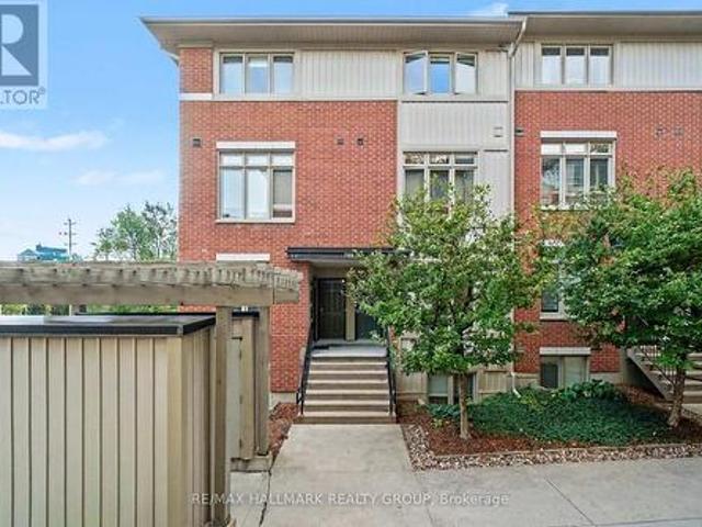 Townhouse for rent in Rideau-Rockcliffe, Ottawa