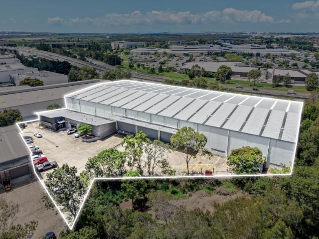 Warehouse for rent in Toombul, Queensland