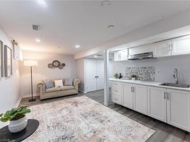 Condo for sale in Ancaster, Ontario