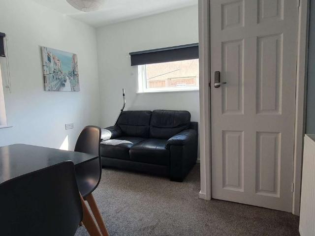 Room for rent in Baswich, Staffordshire