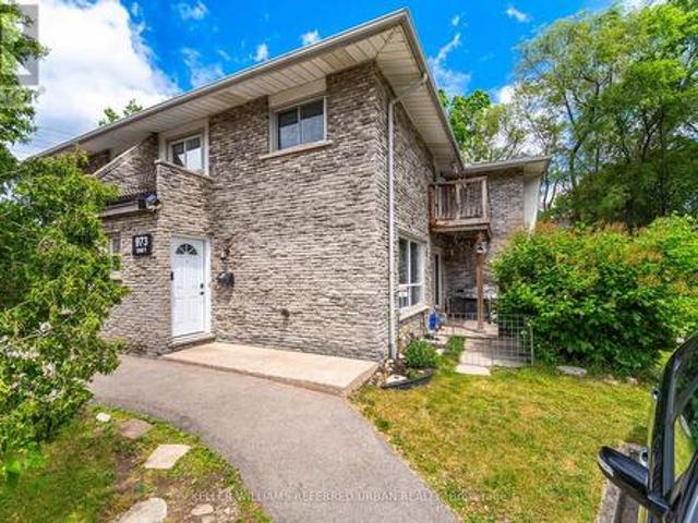 Townhouse for sale in Burlington