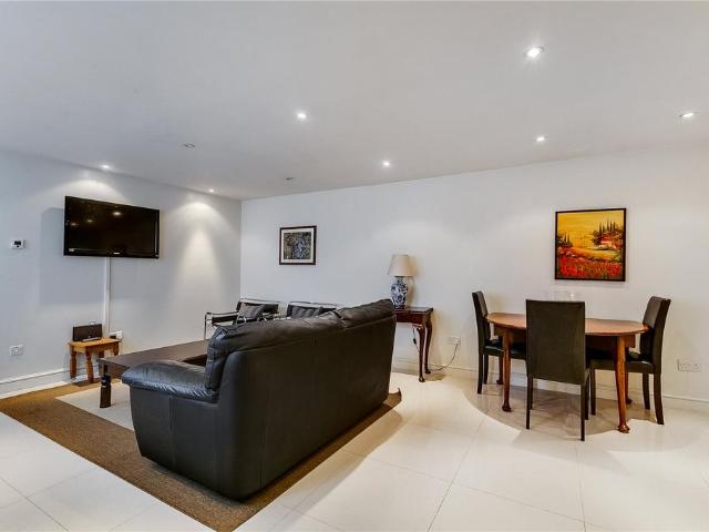 House for rent in London Borough of Hammersmith and Fulham, Greater London