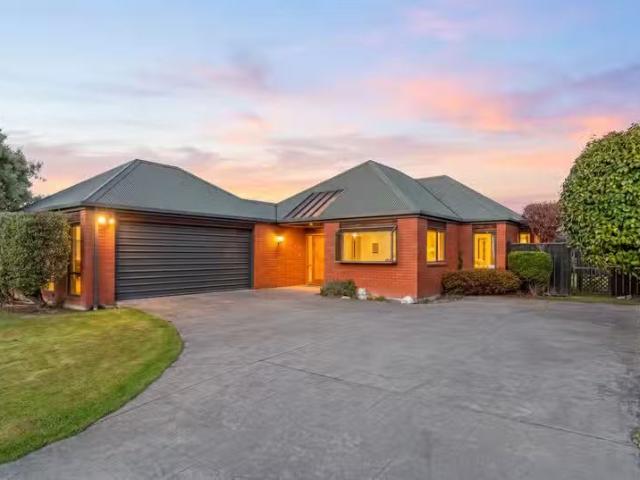 House for sale in Chaslands, Canterbury