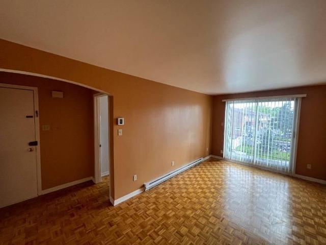 Apartment for rent in Chomedey, Quebec