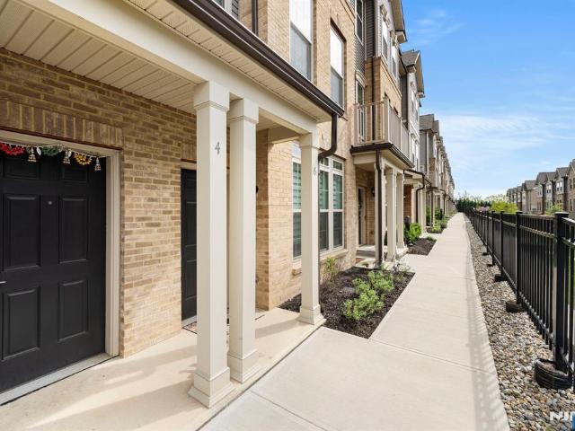 Townhouse for sale in Wood Ridge
