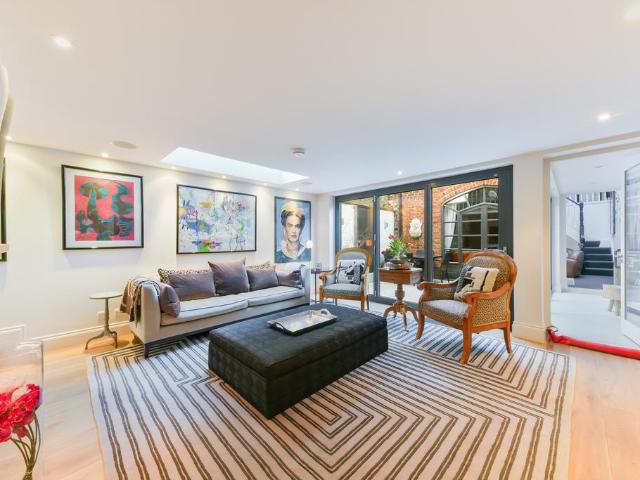 House for rent in London Borough of Hammersmith and Fulham, Greater London