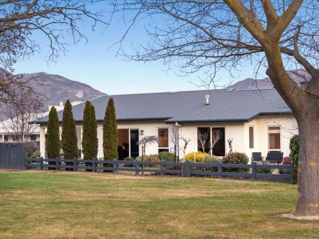 House for sale in Otakou