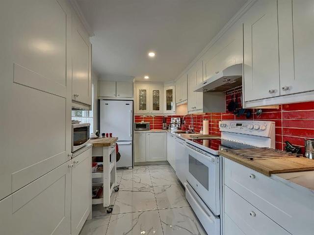 Apartment for rent in Saint-sauveur