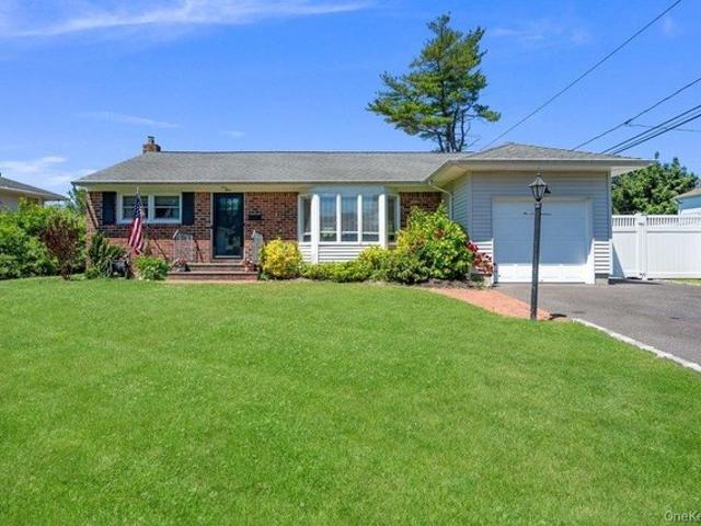 House for sale in Huntington, New York