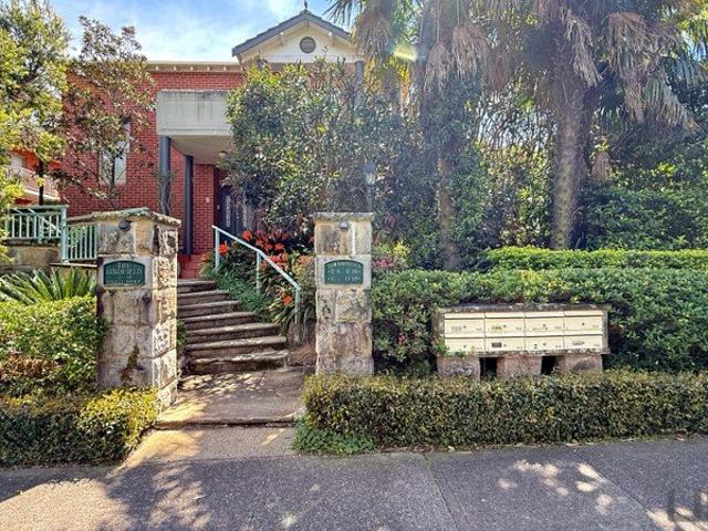 Townhouse for rent in Upper North Shore, Sydney