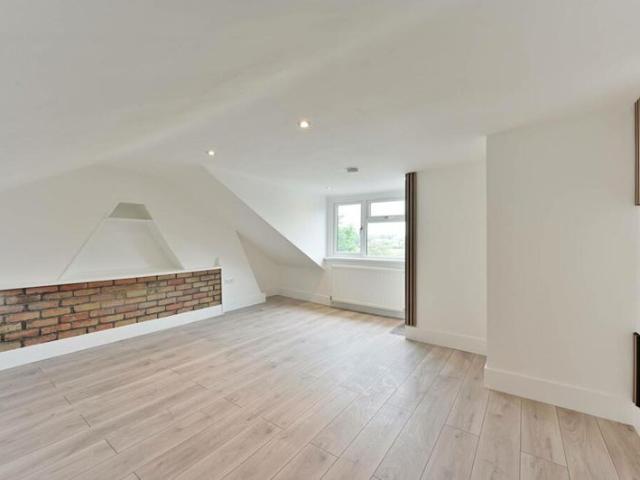 Apartment for rent in London Borough of Merton, Greater London