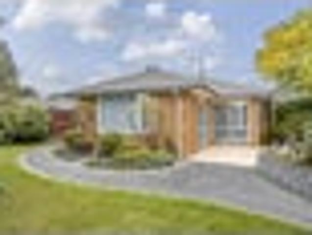 House for sale in Chaslands, Canterbury
