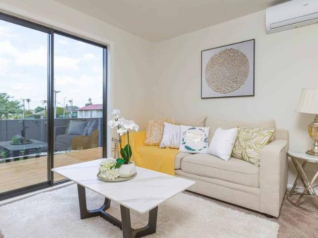 Townhouse for rent in Point England, Oroua County