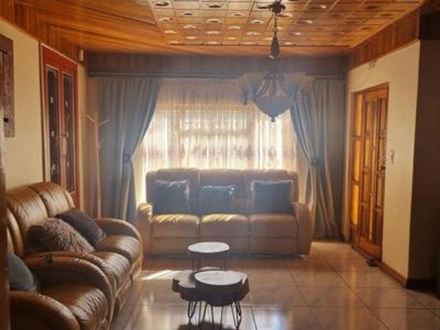 House for sale in Diepkloof