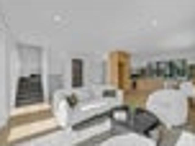 Townhouse for sale in Point England, Oroua County