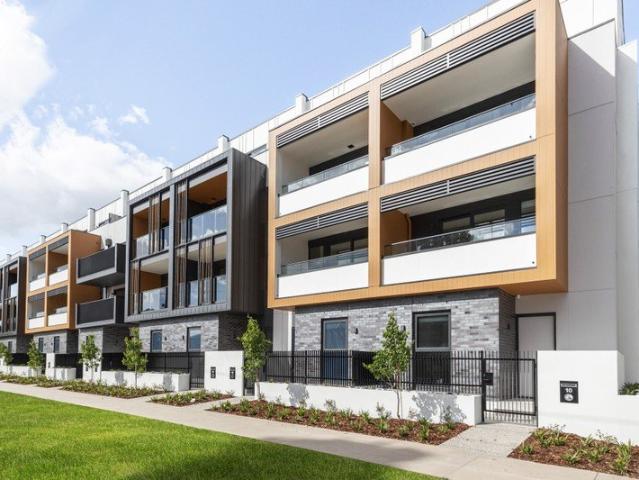 Townhouse for rent in Garden City, Melbourne