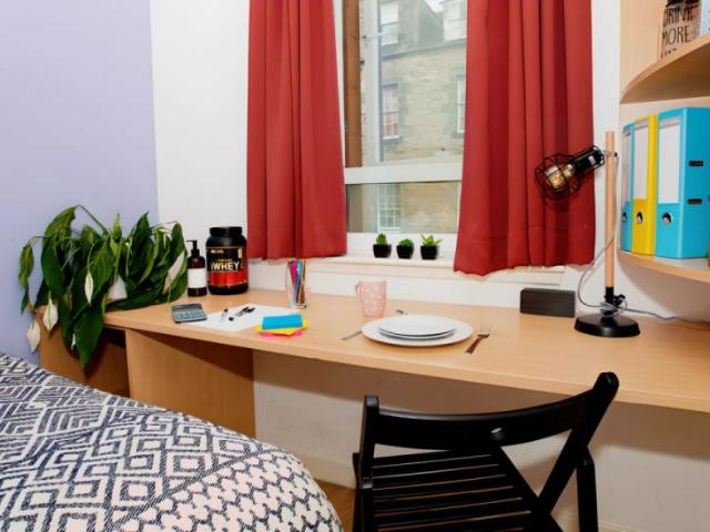 Room for rent in Old Town, Scotland