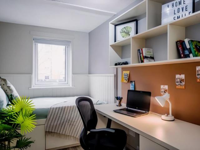 Room for rent in Sciennes, Scotland