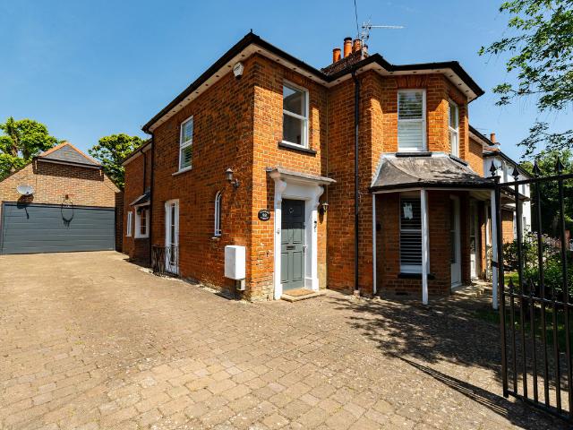 House for rent in Highway, Maidenhead