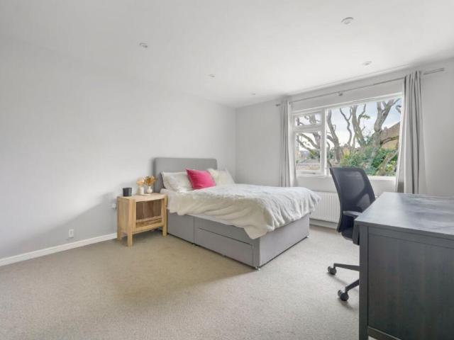 Farm for rent in Westminster, Kennington