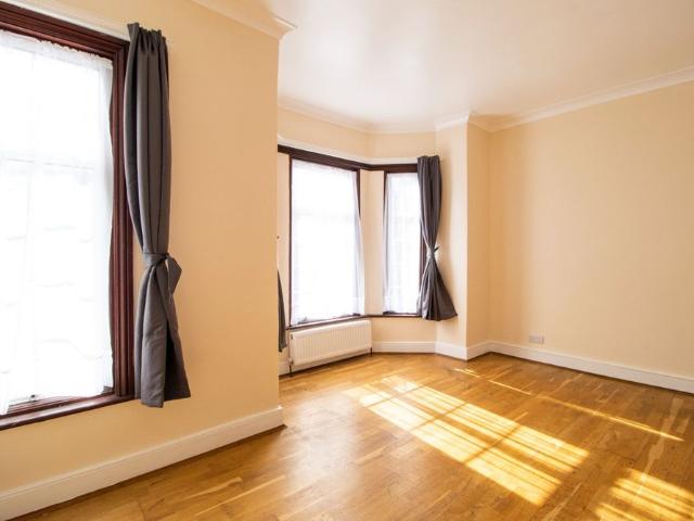 Apartment for rent in London Borough of Newham, Greater London