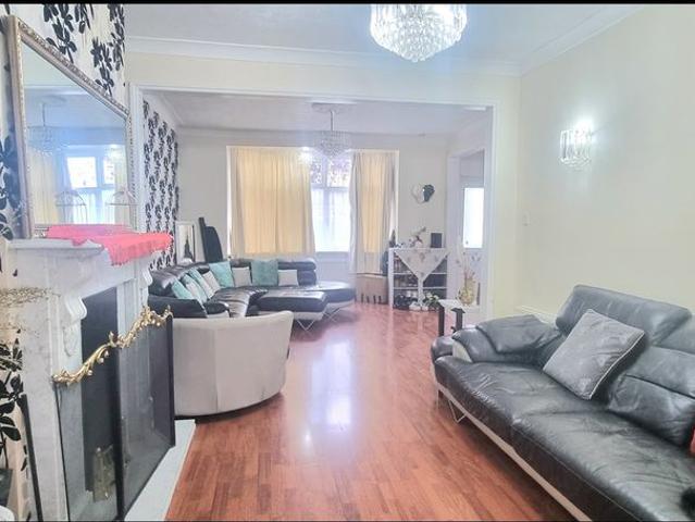 Apartment for rent in Gants Hill, Greater London