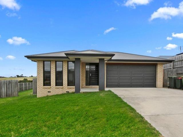 House for rent in Lakes Entrance, Victoria
