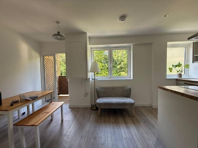 Apartment for rent in Poplar Grove, Greater London