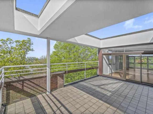 Flat for sale in West Hampstead, Greater London