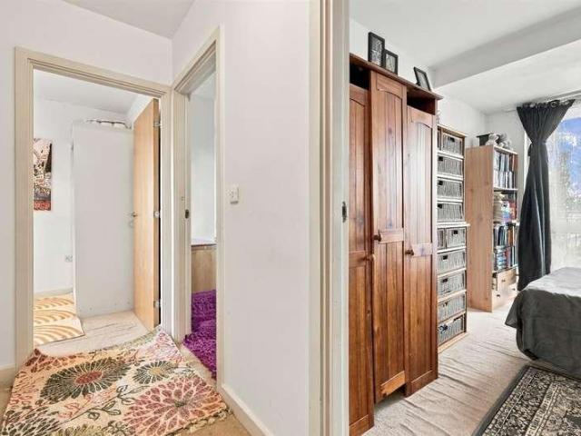 Flat for sale in Bethnal Green, Greater London