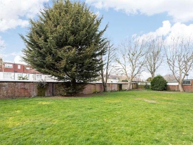 Flat for sale in London Borough of Croydon, Thornton Heath