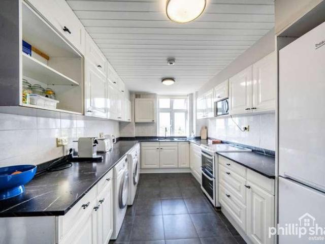 Flat for sale in St. John's Wood, Greater London