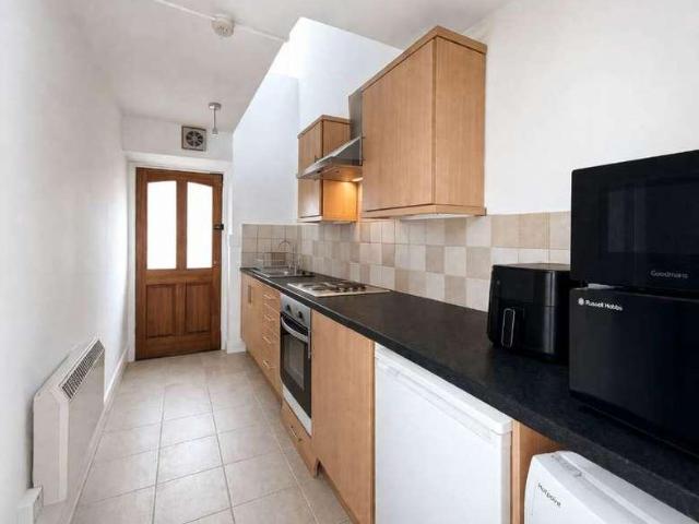 Flat for sale in Pillgwenlly, Wales