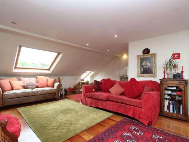 Flat for sale in Muswell Hill, Greater London