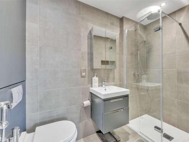 Flat for sale in Maida Vale, Greater London