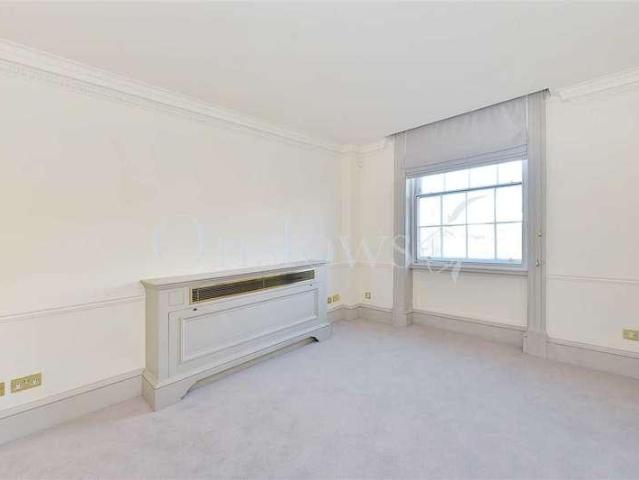 Flat for sale in Belgravia, Greater London