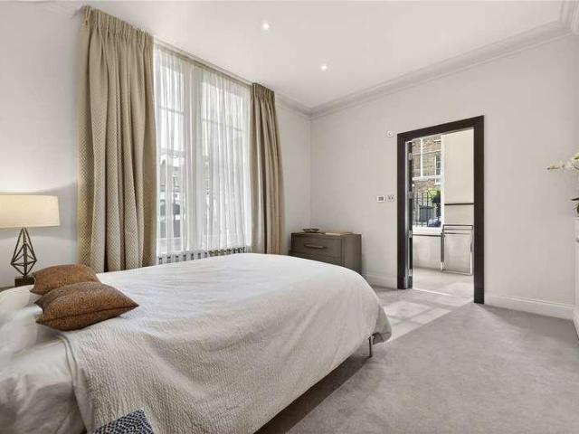 Flat for sale in Marylebone, Greater London