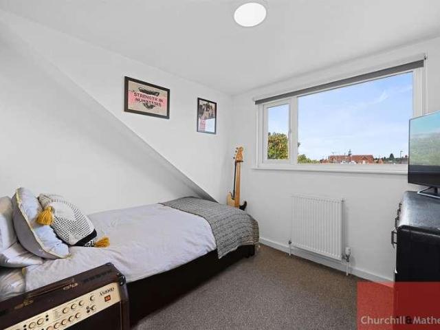Flat for sale in Harlesden, Greater London