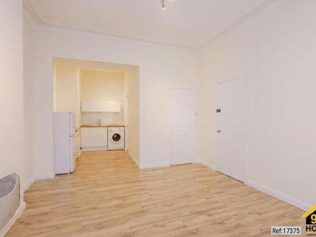 Flat for sale in London Borough of Merton, Merton Park