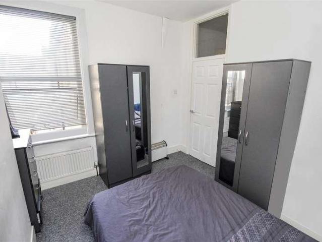 Flat for sale in Alton Barnes, Essex